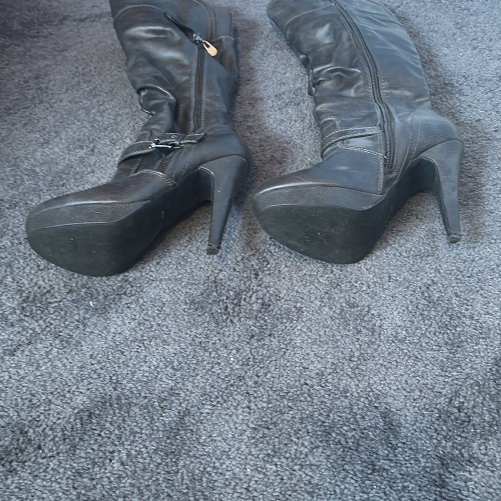 High platform boots - Picture 3 of 3